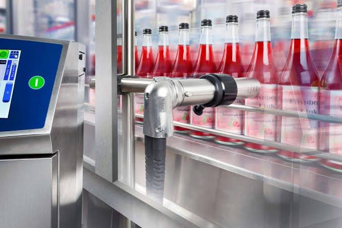 Machine de codage laser pour la fabrication de boissons.jpg